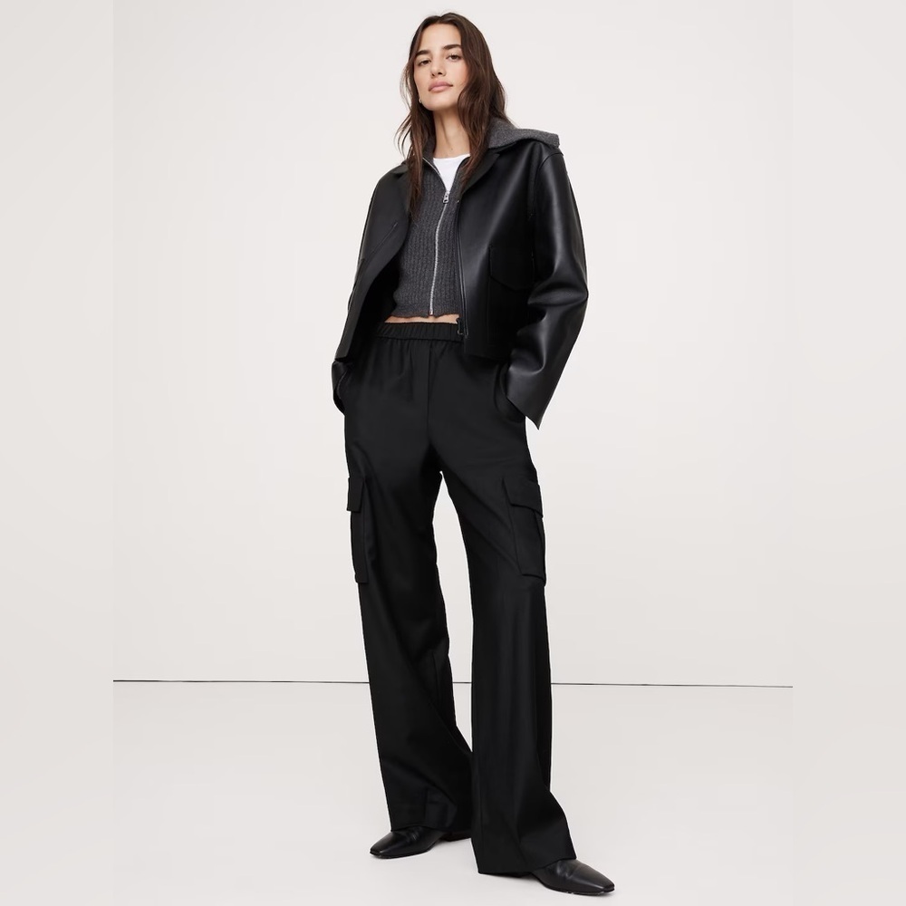 NWT! Banana Republic Black Pull-On Wool Flannel Cargo Pant - 603833 🖥️1️⃣0️⃣